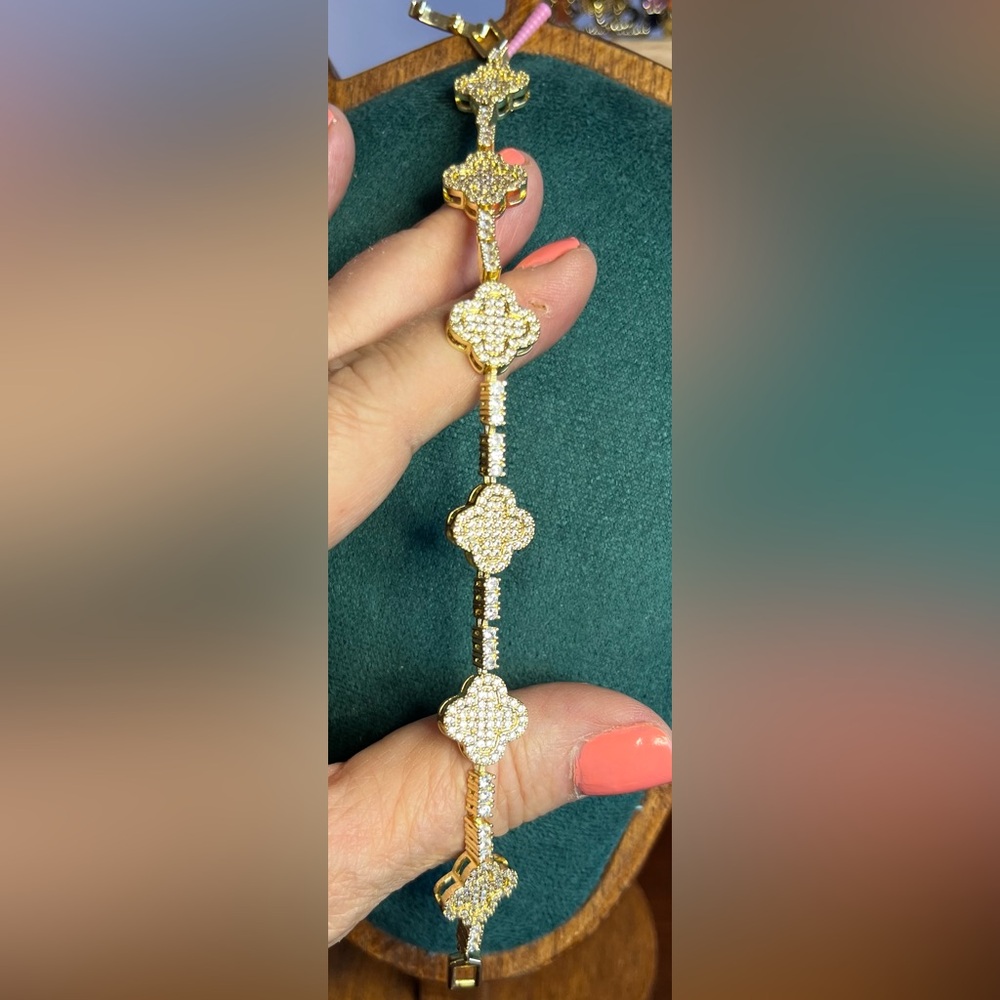 Gold AAA CZ Clover Link Bracelet 7.5”